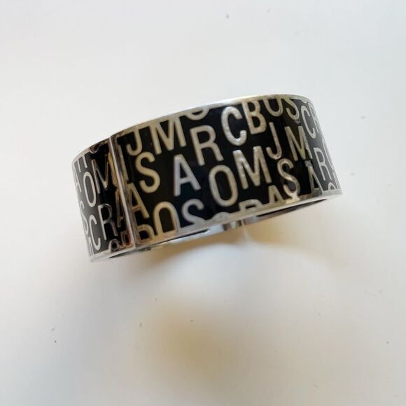 Marc Jacobs Vintage Enamel Logo Hinge Metal cuff Bracelet watch Black and Silver - Picture 4 of 8